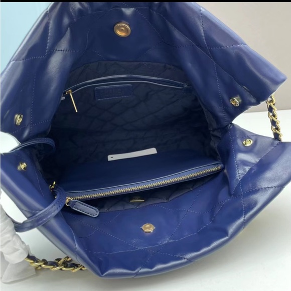 Luxury handbag - Picture 6 of 16